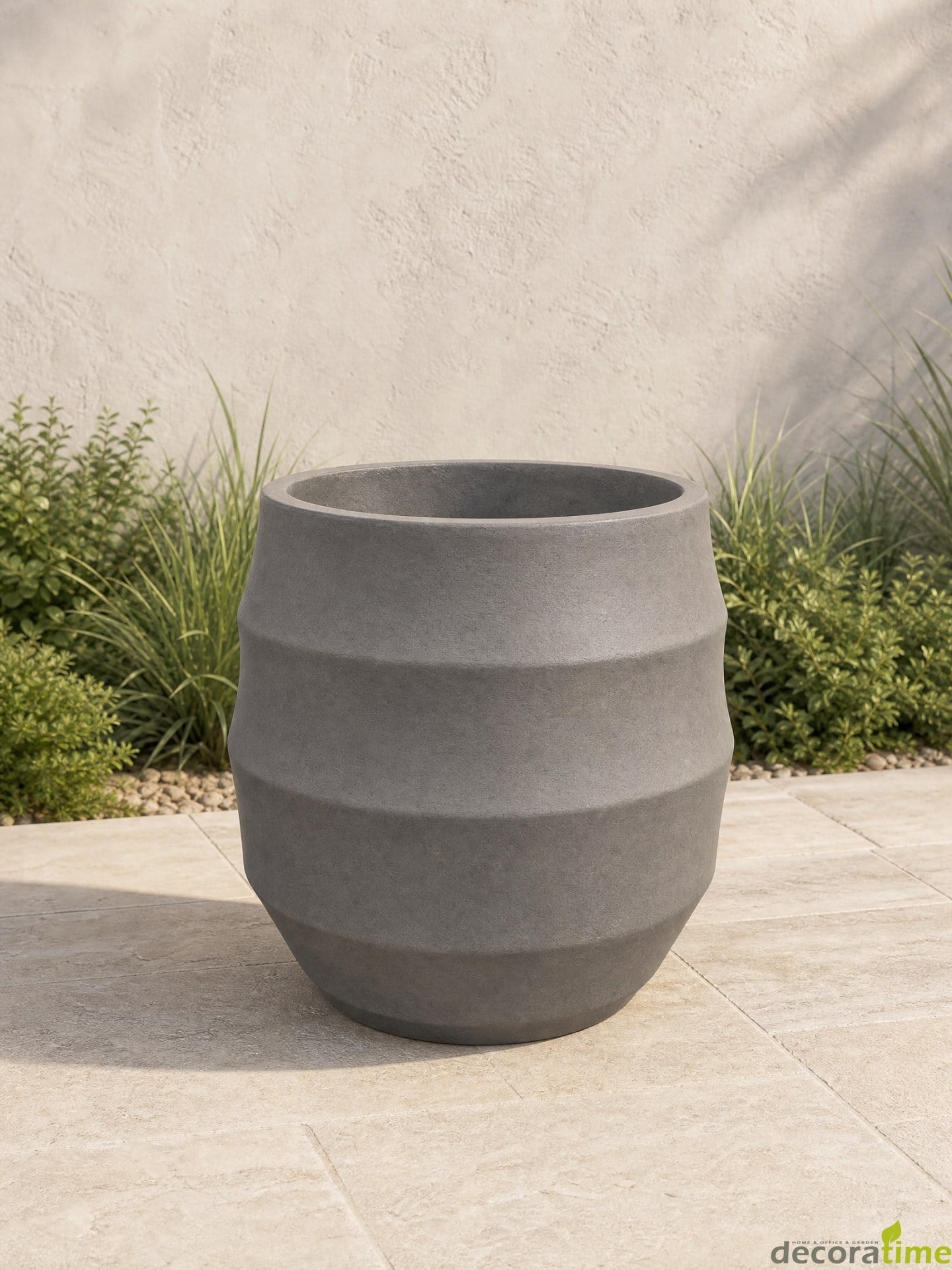 Modern Beton Saksı – Bahçenize Zamansız ve Şık Bir Dokunuş